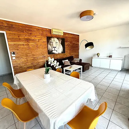 72m2 Idealement Situe - A Pied - Plages Διαμέρισμα *