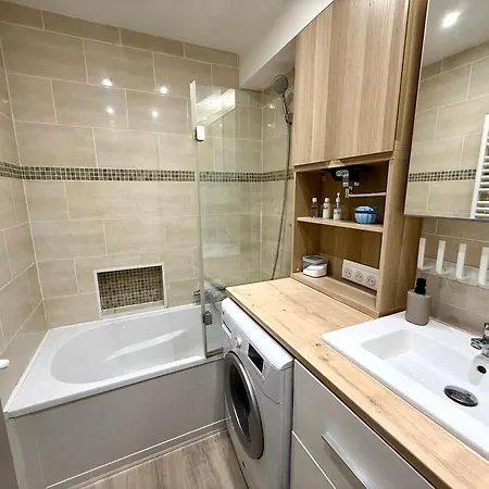 72m2 Idealement Situe - A Pied - Plages Mandelieu